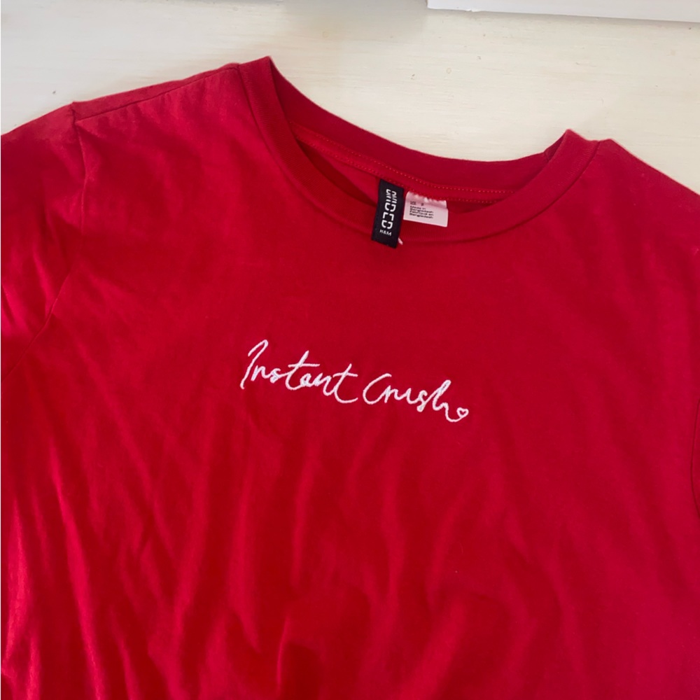H&M cute tee